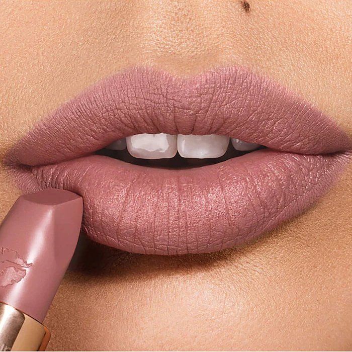 Charlotte Tilbury
Matte Revolution Hydrating Lipstick  (Very Victoria)