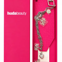 Huda Beauty TRAVEL SPRAY FRAGRANCE HOLDER WITH CHARMS