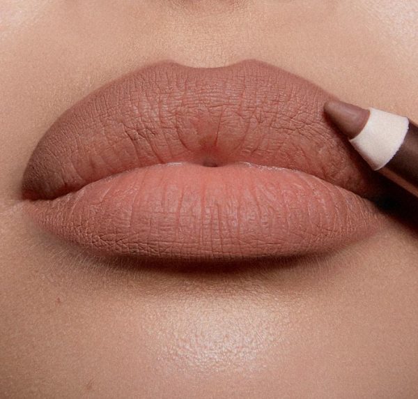 Charlotte Tilbury Lip Cheat Lip Liner (Iconic nude)