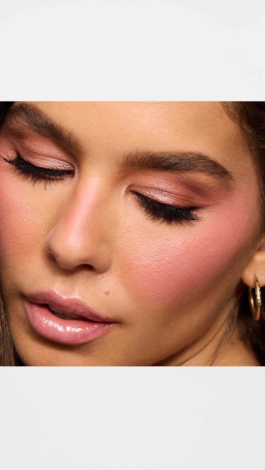 LAWLESS The Dreamy Daisy Duo